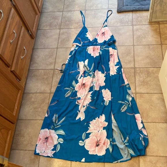 Backless floral split maxi dress - Picture 6 of 12